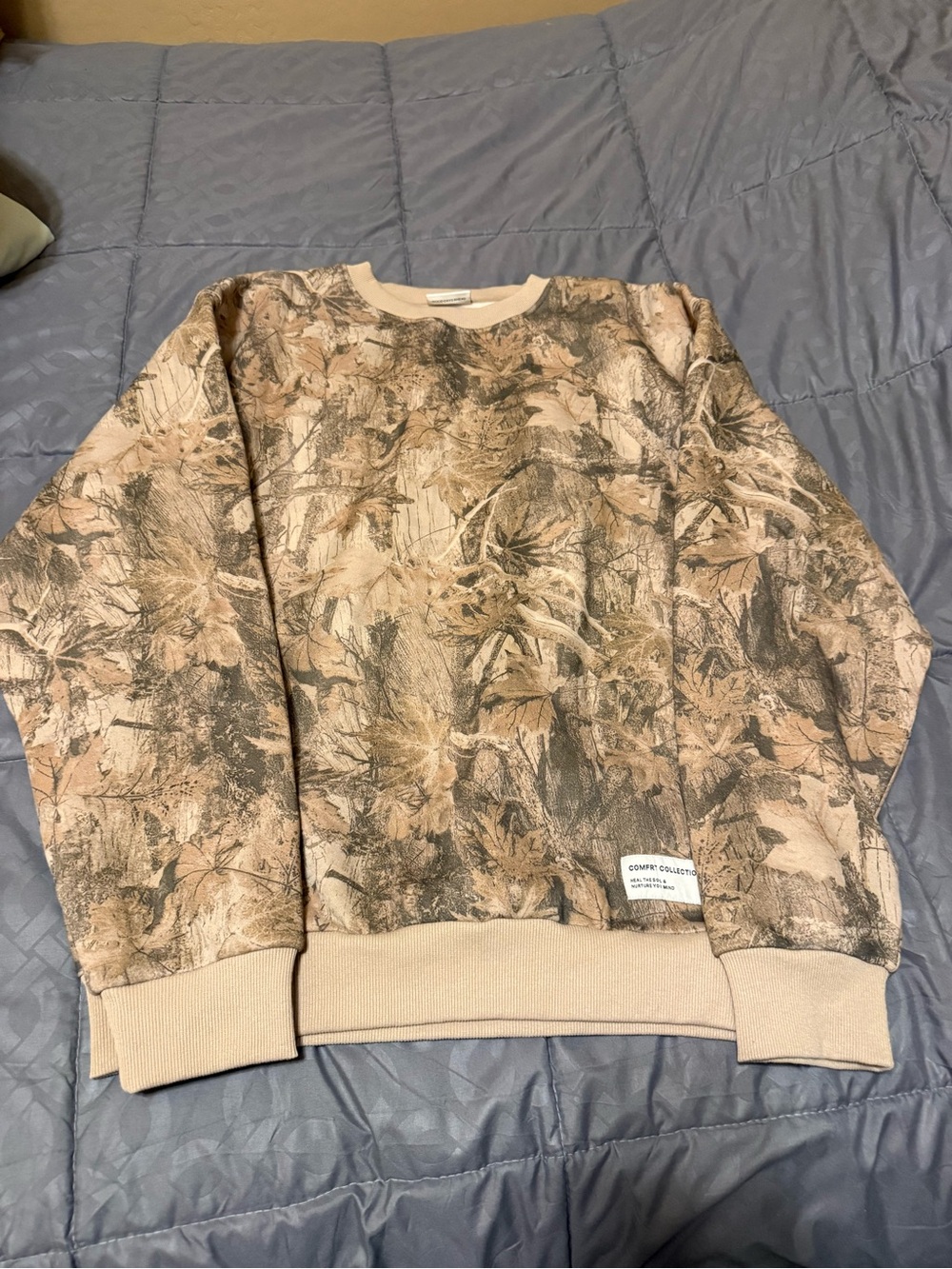 Comfrt Camo Crewneck in High Sierra - Picture 3 of 3